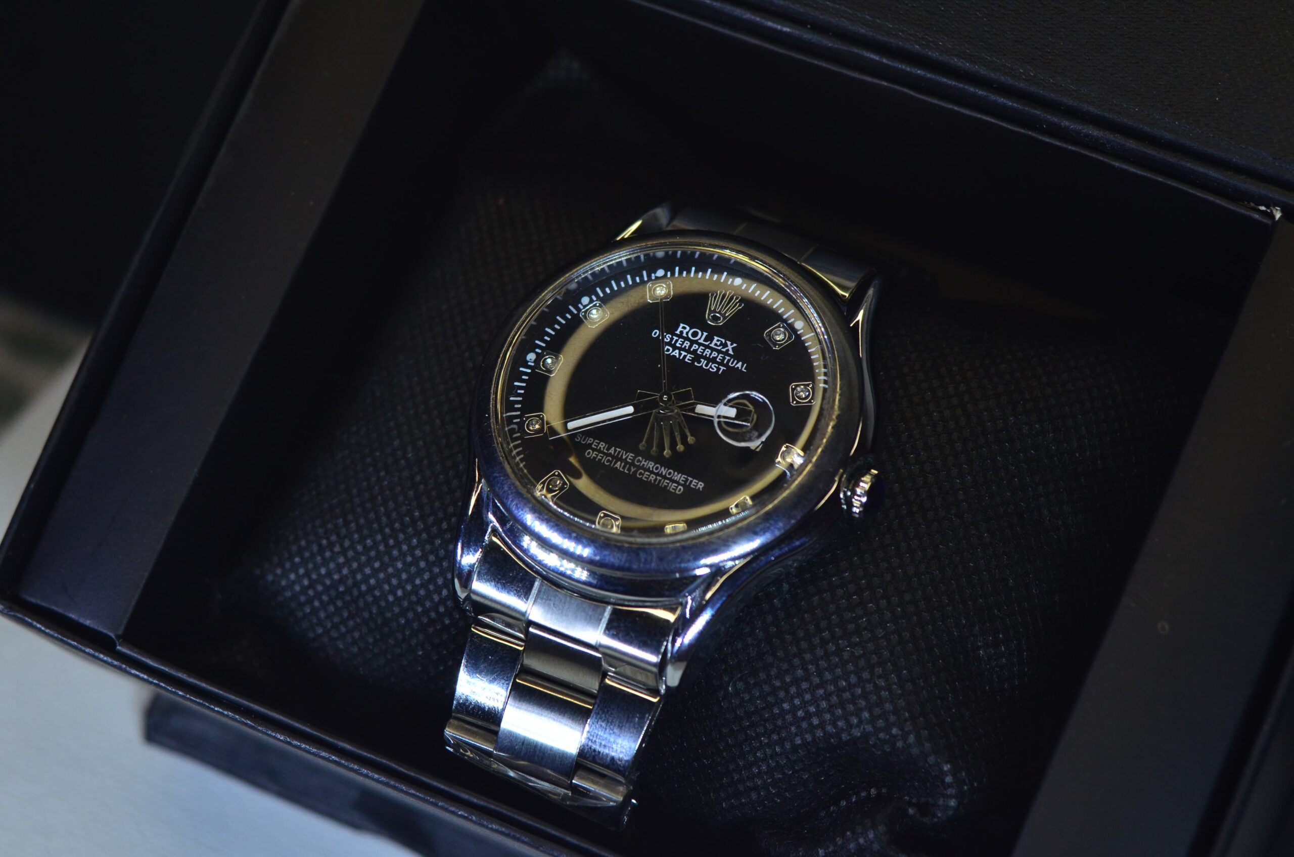 RLX Elegant Men's Watch With Premium Silver Chain - Image 4