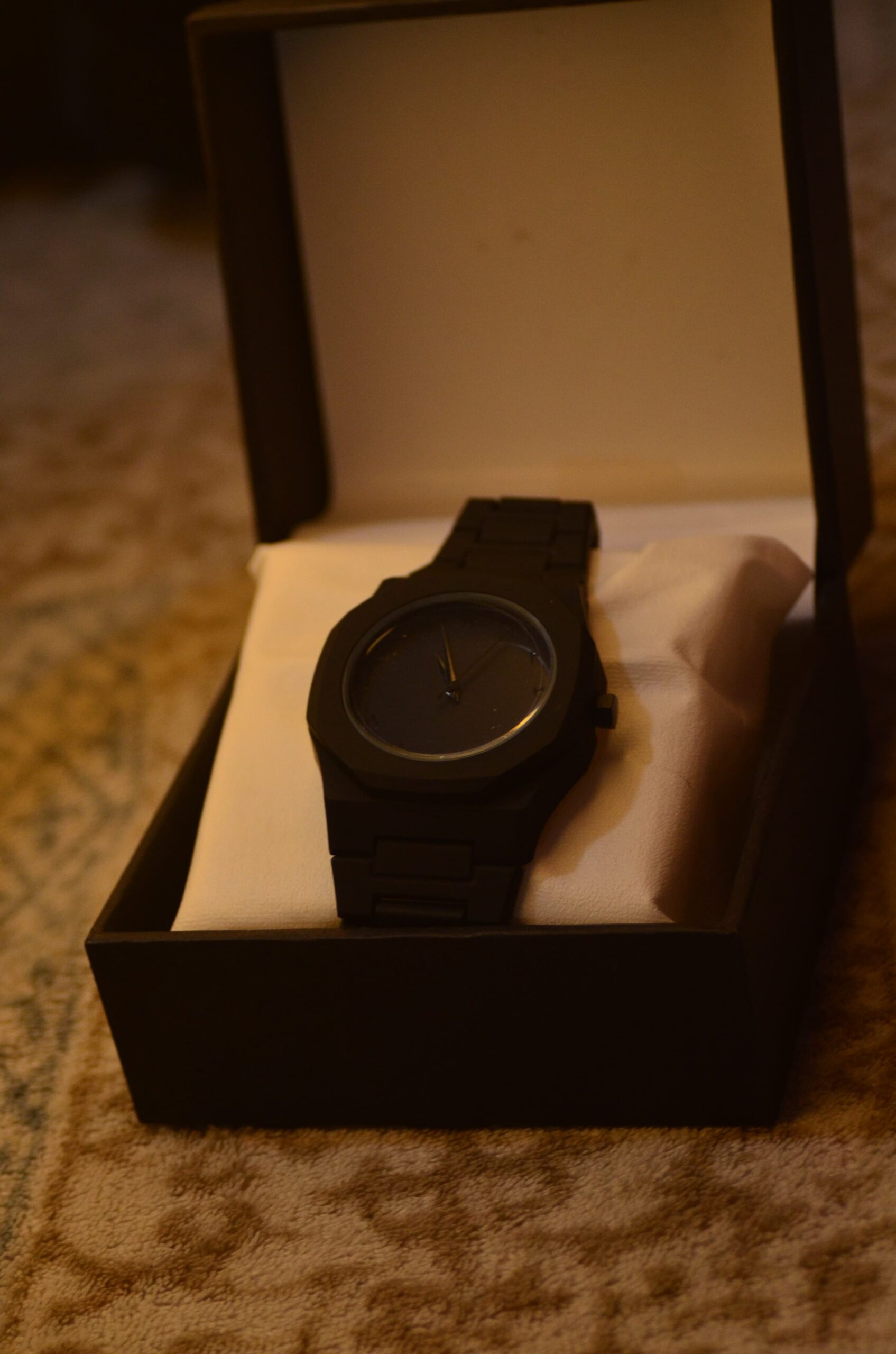 Black Arabic Aura Watch